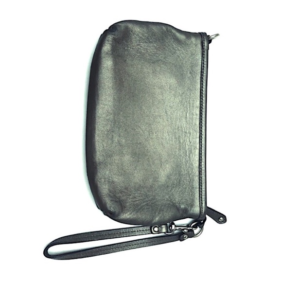 COACH MADISON LEATHER LARGE CAPACITY WRISTLET - Picture 8 of 9